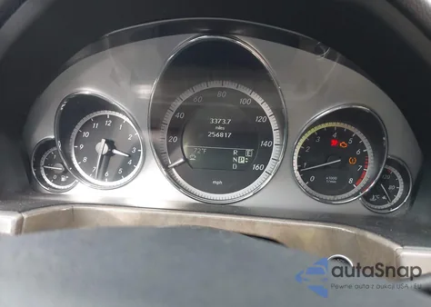 2011 Mercedes-Benz E 350 4Matic z USA, uszkodzony, nr VIN WDDHF8HB0BA433343